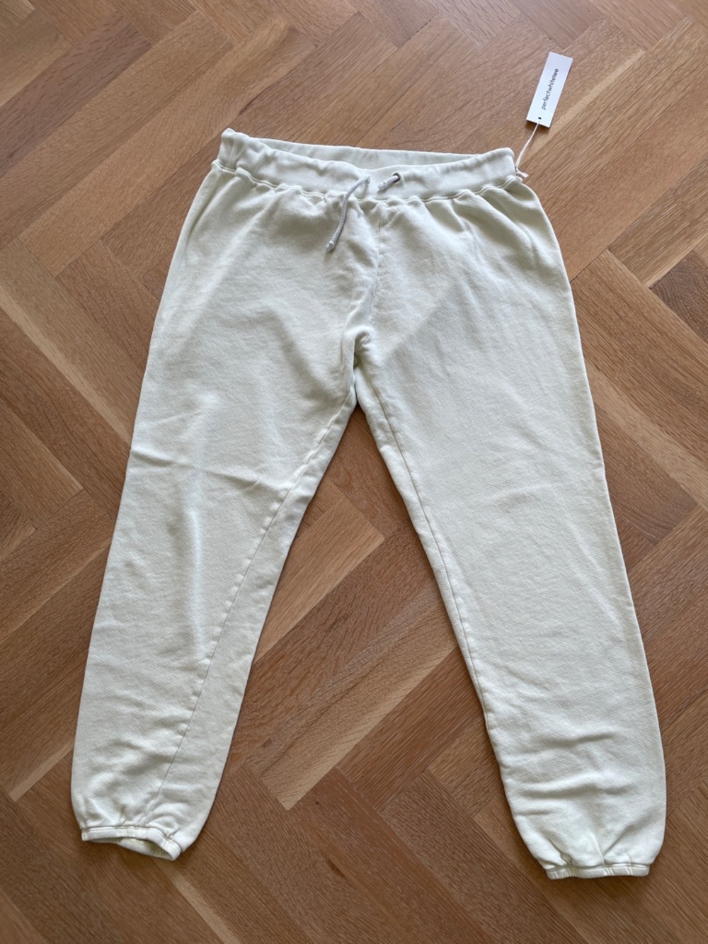 PerfectWhiteTee sweatpants size medium